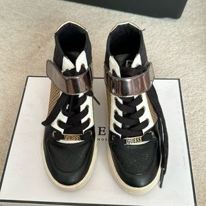 Guess platform sneaker